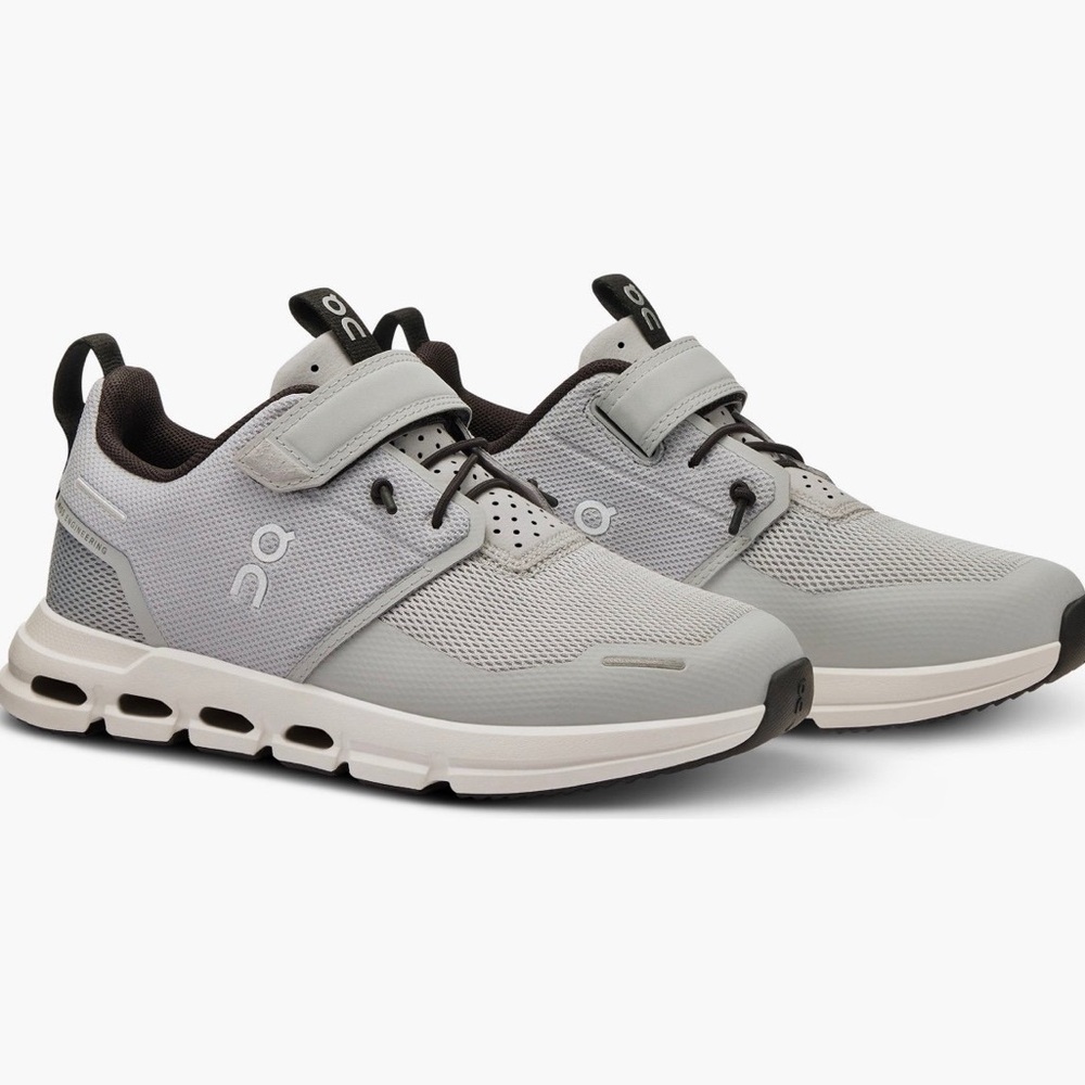 On Kids Cloud Play Running Sneaker in Glacier